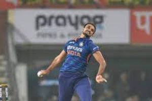 Sunil Gavaskar: భువీ, షమీ, బుమ్రా ఉన్నా.. హర్షల్ పటేల్‌ను కూడా వరల్డ్ కప్ జట్టులోకి తీసుకోవాలి