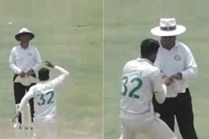 ఔటివ్వనందుకు అంపైర్‌పై పాకిస్థాన్ పేసర్ దౌర్జన్యం! (వీడియో)
