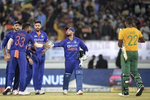 ఆ ఇద్దరి వల్లే ఈ విజయం: రిషభ్ పంత్