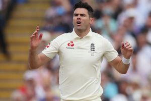 England Vs Newzealand 1st Test : టాస్ గెలిచి బ్యాటింగ్‌కు దిగిన న్యూజిలాండ్, వణికిస్తున్న ఆండర్సన్