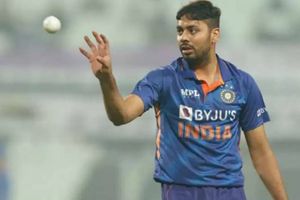 IND vs WI: క్షమించరాని తప్పిదంతో టీమిండియా కొంపముంచిన ఆవేశ్ ఖాన్.. విండీస్‌దే విజయం!