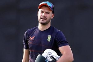 దక్షిణాఫ్రికా జట్టులో కరోనా కలకలం.. మొదటి టీ20కి స్టార్ ప్లేయర్ దూరం