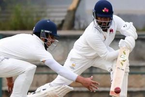 Ranji Trophy Final Mumbai Vs MP: ఆట అటూఇటూ.. మొదటి రోజు ఇరు జట్ల ఉడుంపట్టు..!