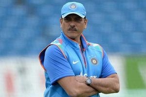 దక్షిణాఫ్రికాతో తొలి టీ20 మ్యాచ్ కోసం తన ప్లేయింగ్ 11 టీంలో దినేష్ కార్తీక్‌ను పట్టించుకోని రవిశాస్త్రి