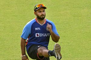 ధోనీ, విరాట్ కోహ్లీ వల్లే కాలేదు.. రిషభ్ పంత్‌ చేతనవుతుందా?