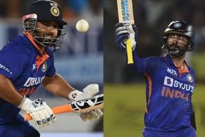 Rishabh Panth vs Dinesh Karthik: గణాంకాల ప్రకారం కార్తీకే బెటర్.. కానీ ప్లేయింగ్ 11లో పంత్‌‌కే అడ్వాంటేజీ?