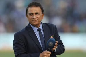 ఆ ఒక్కడు తప్పా వికెట్లు తీసే బౌలర్లే లేరు: సునీల్ గవాస్కర్