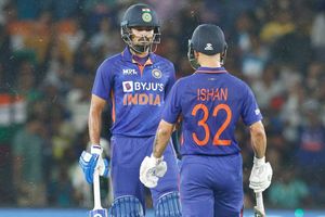 Ind vs Sa 2nd ODI; సెంచరీతో ‘శ్రేయస్’కరంగా గెలిపించిన అయ్యార్.. పాపం ఇషాన్..!