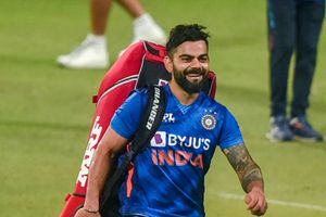 IND vs ENG: విరాట్ కోహ్లీని వెంటనే కెప్టెన్‌గా నియమించాలి.. వీ వాంట్.! అభిమానుల ఆందోళన!