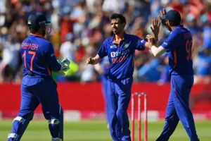 Ind vs Eng 2nd ODI : తిప్పేస్తున్న చాహల్.. మళ్లీ కష్టాల్లో పడ్డ ఇంగ్లాండ్, కమాండింగ్ పొజిషన్లో ఇండియా..!