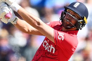 ఆ ముగ్గురు లేకుంటే మన బౌలింగ్ ఉత్తదే.. చెలరేగిన మలన్, లివింగ్‌స్టోన్.. ఇండియా ముందు భారీ టార్గెట్