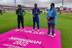 Commonwealth games 2022 : బ్యాటింగ్ ఎంచుకున్న పాకిస్థాన్.. పరీక్ష పెడుతున్న వరుణుడు.. భారత జట్టు ఇదే..!