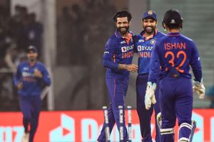 Asia Cup 2022: జట్టు ఎంపిక కోసం సెలెక్టర్ల మల్లగుల్లాలు: ఆ ఇద్దరితోనే పితలాటకం