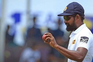 Prabath Jayasuriya: తొలి టెస్ట్‌లోనే అదరగొట్టాడు: ఆరు వికెట్లతో ఆస్ట్రేలియన్లకు చుక్కలు చూపించిన బౌలర్