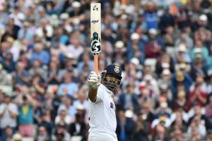 వీడియో: రిషభ్ సెంచరీ తరువాత పండగ చేసుకున్న కోచ్ రాహుల్ ద్రావిడ్