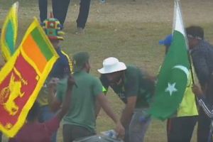 SL Vs PAK 2nd Test: స్టేడియంలో పాకిస్థాన్, శ్రీలంక అభిమానులు కలిసి బతుకమ్మ తరహా డ్యాన్స్ చేస్తూ సందడి..?