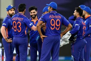 వరుస గాయాలు.. టీ20 ప్రపంచకప్‌కు ఈ ముగ్గురు భారత ఆటగాళ్లు దూరం!