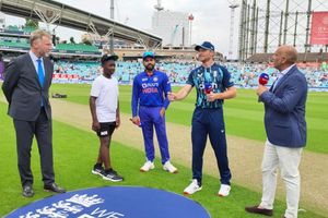 Ind vs Eng 1st ODI : అందుకే బౌలింగ్ ఎంచుకున్న రోహిత్.. కోహ్లీ ఔట్, నంబర్ 3లో అతనే, ఇండియా తుది జట్టు..!