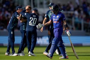 ఓయ్ కోహ్లీ.. ఇక నీ బతుకు ఇంతే! సోషల్ మీడియా వేదికగా ప్రొడక్ట్స్ అమ్ముకో.. మండిపడుతున్న ఫ్యాన్స్!