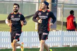 విరాట్ కోహ్లీ ఎప్పటికీ వరల్డ్ క్లాస్ ప్లేయరే.. అతనికి ఒకరు చెప్పాల్సిన పనిలేదు: ఏబీ డివిలియర్స్