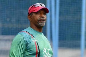 బాబ్బాబు కాస్త వెస్టిండీస్ జట్టు తరఫున ఆడండని.. ప్లేయర్లను అడుక్కోవాలా ఏంటీ? కోచ్ ఫిల్ సిమన్స్ ఆవేదన