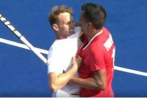 CWG 2022: ఏమిరా బాల్ రాజ్.. ఏం పనిరా ఇది? కామన్వెల్త్‌లో కామన్‌సెన్స్ లేకుండా కొట్టుకున్న ఆటగాళ్లు (వీడియో)!