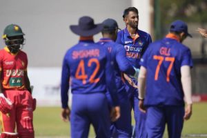 Ind vs Zim 3rd ODI: సిరీస్ గెలిచాక కూడా ఎందుకింత సిల్లీగా ప్రవర్తిస్తారో.. జట్టు ఎంపికపై నెటిజన్ల బూతులు..!