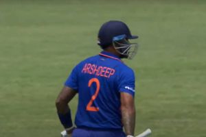 IND vs WI: పాపం.. భారత ఆటగాళ్లకు బట్టలు లేకుండా చేశారు!