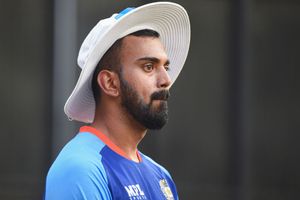 ప్రౌడ్ ఆఫ్ యూ కేఎల్ రాహుల్.. జాతీయ గీతం టైంలో రాహుల్ చేసిన పనికి నెటిజన్లు ఫిదా..!