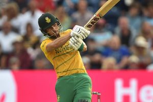 టీ20ల్లో ఆ ఘనత సాధించిన ఆరో బ్యాటర్‌గా రీజా హెండ్రిక్స్.. పోరాడి ఓడిన ఐర్లాండ్