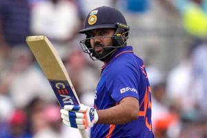 IND vs WI: రోహిత్ శర్మ ధాటికి ఆ పాకిస్థాన్ మాజీ కెప్టెన్ రికార్డు బద్దలు!