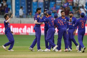 పాకిస్థాన్‌‌పై విజయం తర్వాత కెప్టెన్‌గా రోహిత్ శర్మ అరుదైన రికార్డ్..!