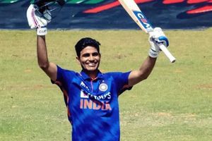 ఏకైక భారత బ్యాటర్‌గా శుభ్‌మాన్ గిల్ రికార్డు..! తొలి సెంచరీని నాన్నకు అంకితం చేసిన పుత్రరత్నం