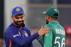 Asia Cup 2022: అప్పుడు కోహ్లీ.. ఇప్పుడు బాబర్.. ఇద్దరూ ఒకే తప్పిదంతో ఓటమిపాలయ్యారు!