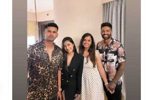 చాహల్ భయ్యా.. శ్రేయస్ అయ్యర్‌‌ను గుడ్డిగా నమ్మితే.. నీ బతుకు దినేశ్ కార్తీకే!