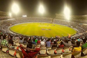 India vs Australia: ఉప్పల్ మ్యాచ్ టికెట్ల కోసం తండ్లాట.. లెక్కా పత్రం లేకుండా విక్రయాలు!