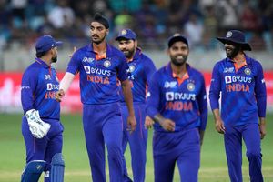 జబ్బలు చరుచుకునే గెలుపు కాదిది.. హాంకాంగ్‌పై ఇండియా ఓటమి నుంచి తప్పించుకోడానికి 4 కారణాలివే..!