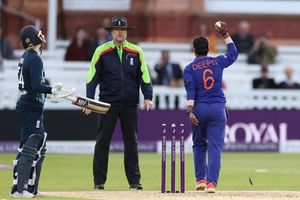 DeeptiSharma Mankading : దీప్తి సరైన పనే చేసింది.. ఎందుకంటే 72సార్లు బంతి పడకముందే ఛార్లీ క్రీజు దాటింది