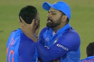 అందుకే రోహిత్ భాయ్.. దినేశ్ కార్తీక్ పీక పట్టుకున్నాడు: సూర్యకుమార్ యాదవ్