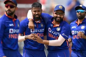 టీమిండియా మళ్లీ గెలుపు బాట పట్టాలంటే జట్టులోకి అతను రావాలి: మాజీ చీఫ్ సెలెక్టర్