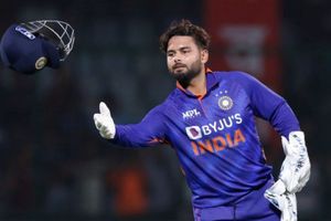 అందుకే భువనేశ్వర్‌ కుమార్‌ను పక్కనపెట్టి రిషభ్ పంత్‌ను తీసుకున్నాం: రోహిత్ శర్మ