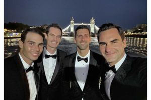 టెన్నిస్ హేమాహేమీలు అందరు ఒకే ఫ్రేంలో.. కెరీర్ చివరి టోర్నీ ఆడుతున్న ఫెదరర్ పోస్ట్..!