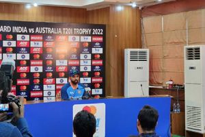 కోహ్లీ మాకు ఓపెనర్‌ ఆప్షనే.. అందుకే సిరాజ్‌ను కాదని ఉమేష్‌ని తీసుకున్నాం..! ప్రెస్ మీట్‌లో రోహిత్ శర్మ