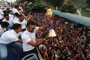 Asia Cup 2022 హీరోలకు ఘన స్వాగతం.. అభిమానం ముందు చిన్నబోయిన ఆర్థిక సంక్షోభం! (వీడియో)