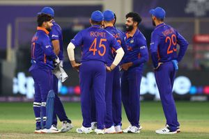 Indian Squad For T20 World Cup 2022: ఆవేశ్ ఖాన్‌పై వేటు.. షమీకి దక్కని చోటు!