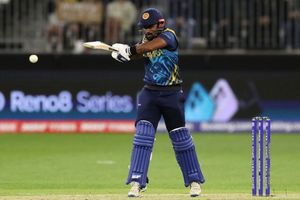 AUS vs SL: కొంపముంచిన కమిన్స్.. ఆసీస్ ముందు పోరాడే లక్ష్యం!