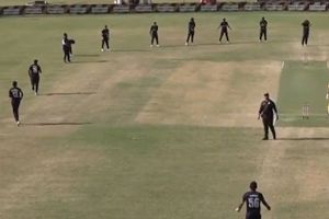 ఇదెక్కడి పైత్యం రా నాయనా.. ఏకంగా స్లిప్‌లో తొమ్మిది మంది ఫీల్డర్లు