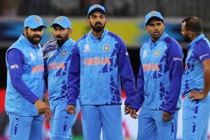 T20 World Cup 2022: ఓటమి బాధలో ఉన్న టీమిండియాకు గట్టి షాక్.. గాయంతో ఆ స్టార్ ప్లేయర్ ఔట్!