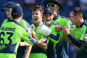 టీ20 ప్రపంచకప్‌ టైటిల్ హాట్ ఫెవరెట్‌కు ఘోర పరాజయం - ట్విస్టుల మీద ట్విస్టులు..!!