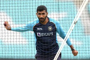 బుమ్రా లేకుంటే ఏం..? అతనొక్కడు చాలు: పాక్ మాజీ క్రికెటర్